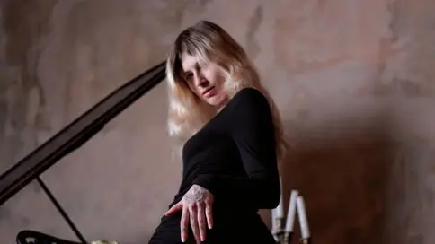 Record Nude AerinBlakwood