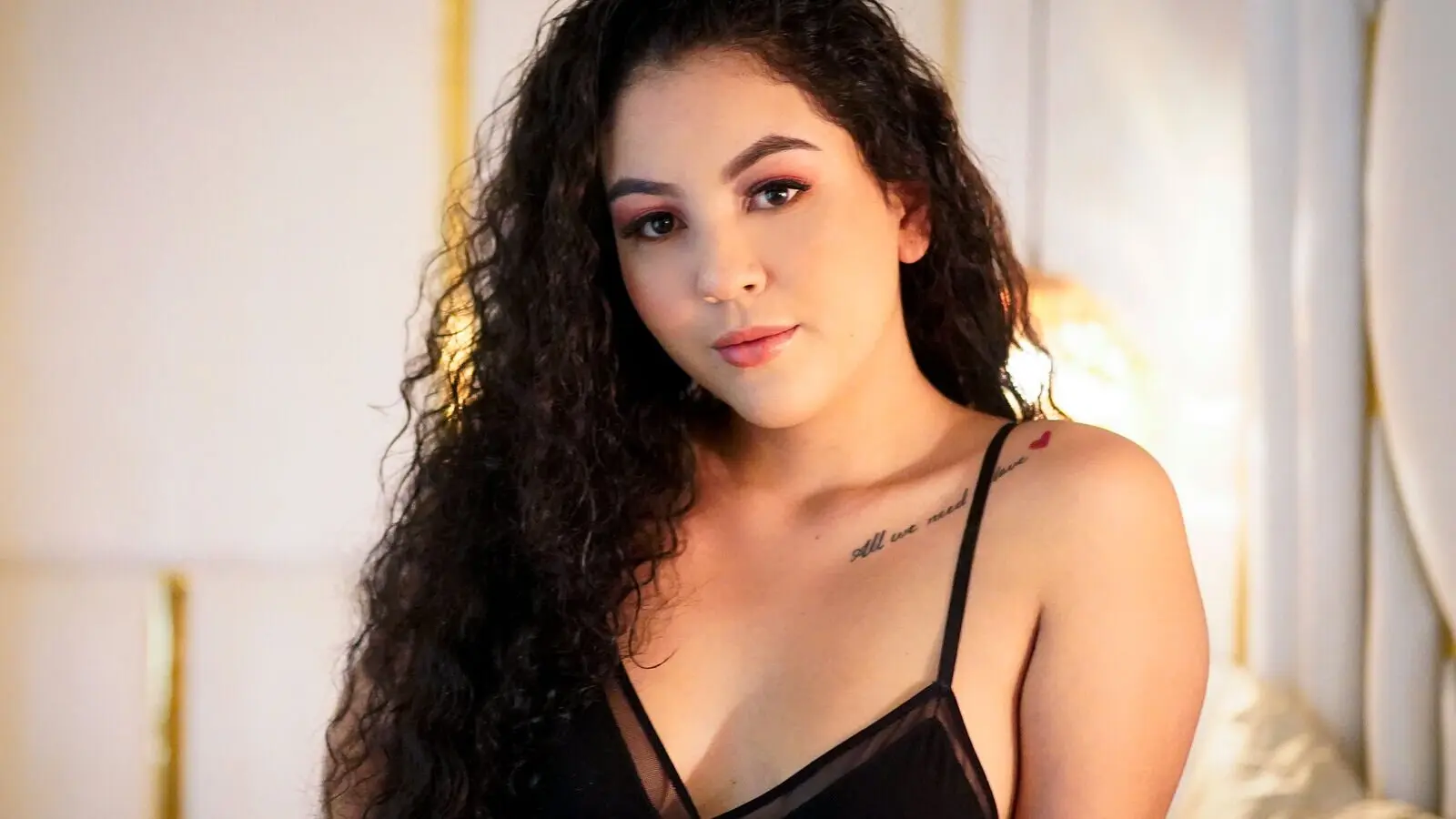 Record Nude EmiliaCyrus