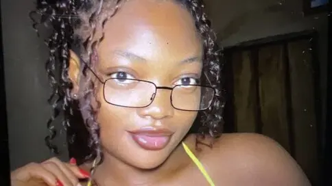 Record Nude MakyDina