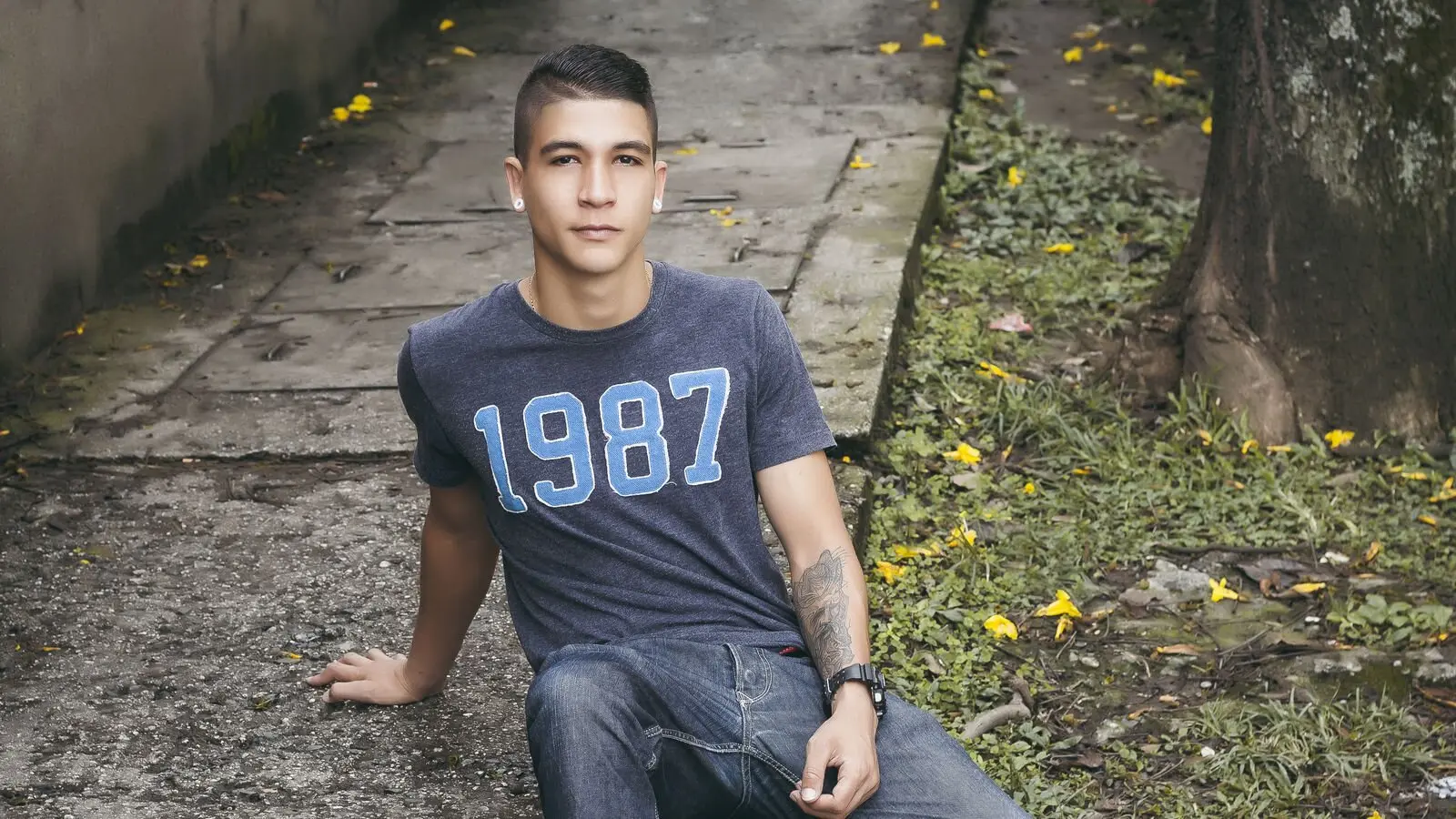 Record Nude MasculineAaron