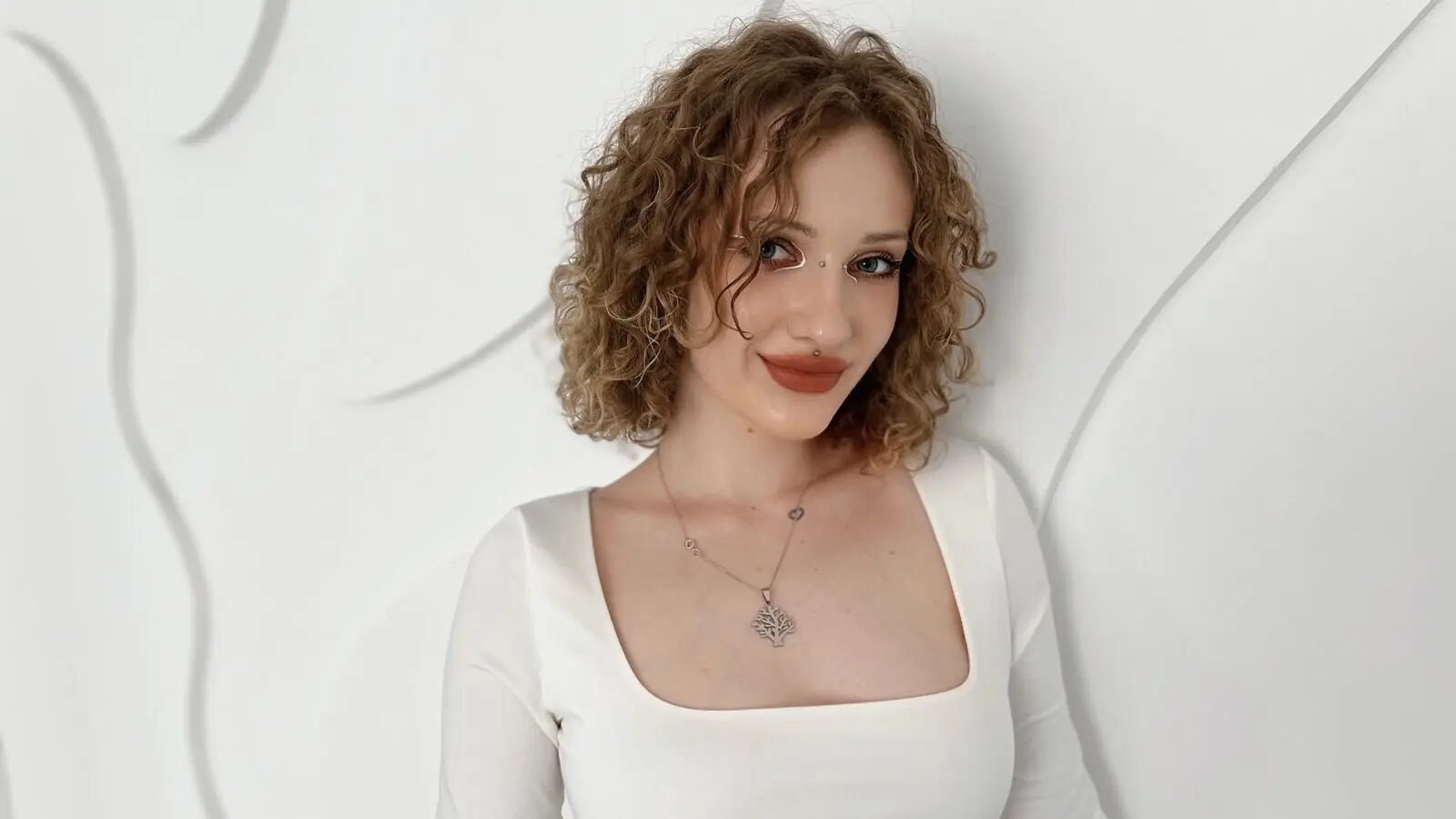 Record Nude RavenCarver